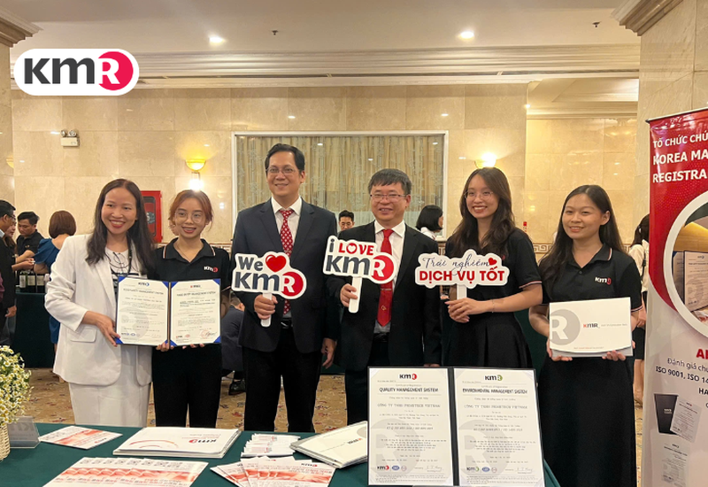NGÀY 14/08/2024 TỔ CHỨC CHỨNG NHẬN KMR VN THAM GIA GIAN HÀNG TRƯNG BÀY TẠI GALA HỘI NGỘ VÀ KẾT NỐI VCCICEO2024 DIỄN RA Ở KHÁCH SẠN REX – TP.HCM